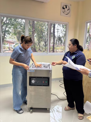 จัดส่ง เครื่องซีลสูญญากาศ vm-400 9 เครื่อง ทั่วไทย